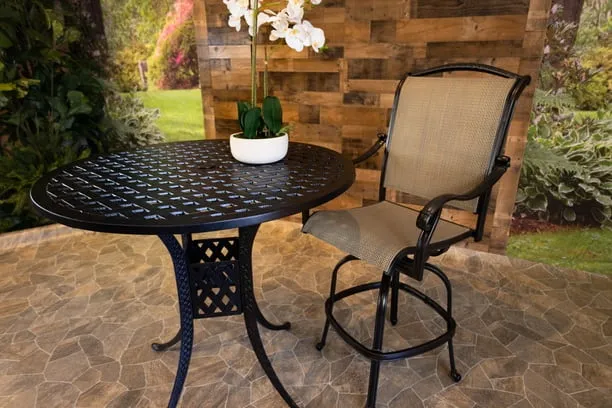 42" Round Weave Bar Table