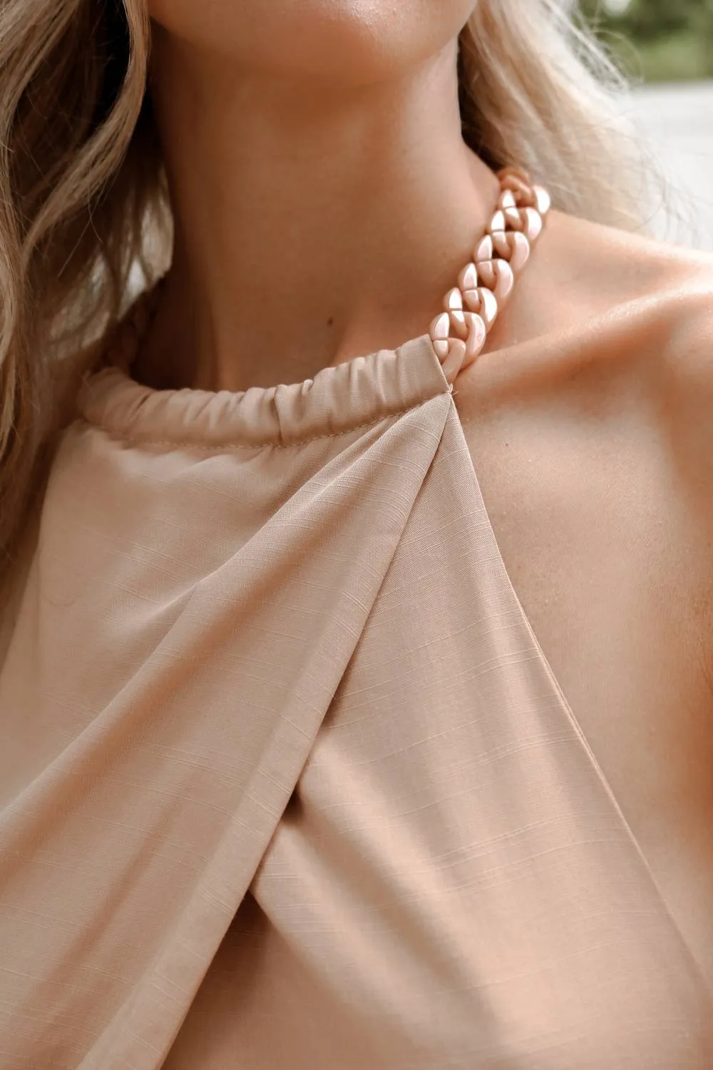 Diane Chain Top In Taupe