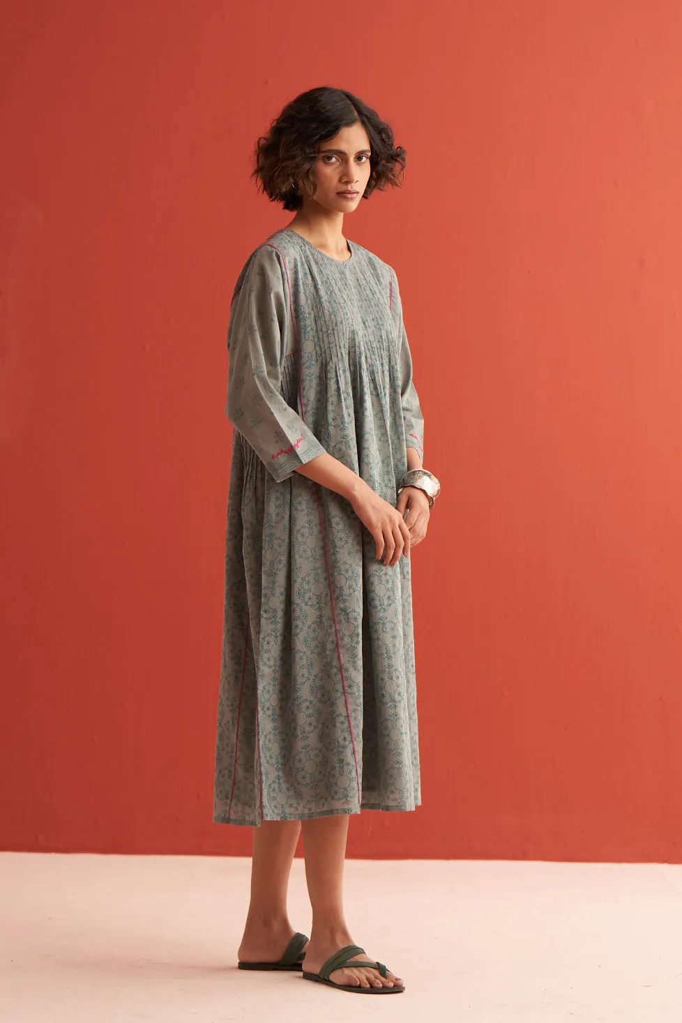 Flora pintuck kalidar Kurta