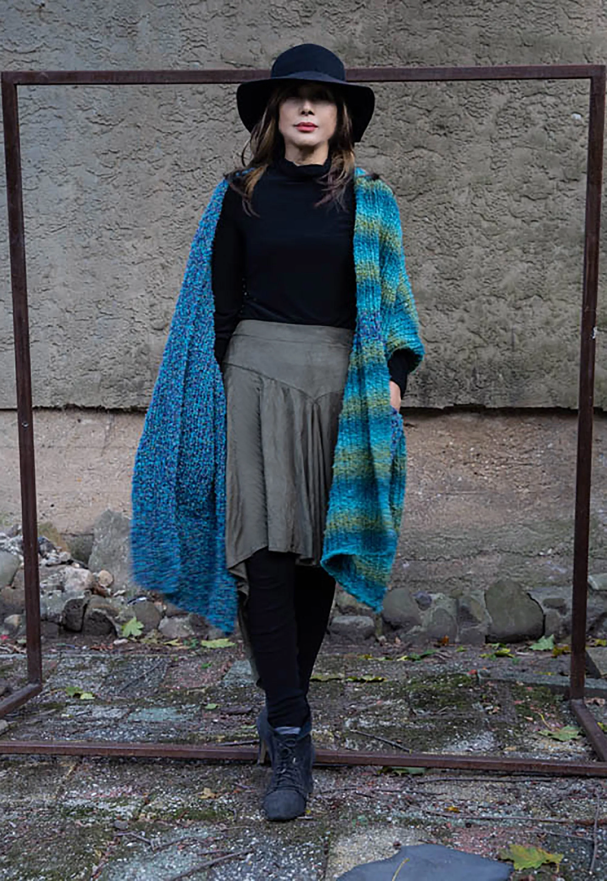 Green-Tone Travel Scarf Cardigan