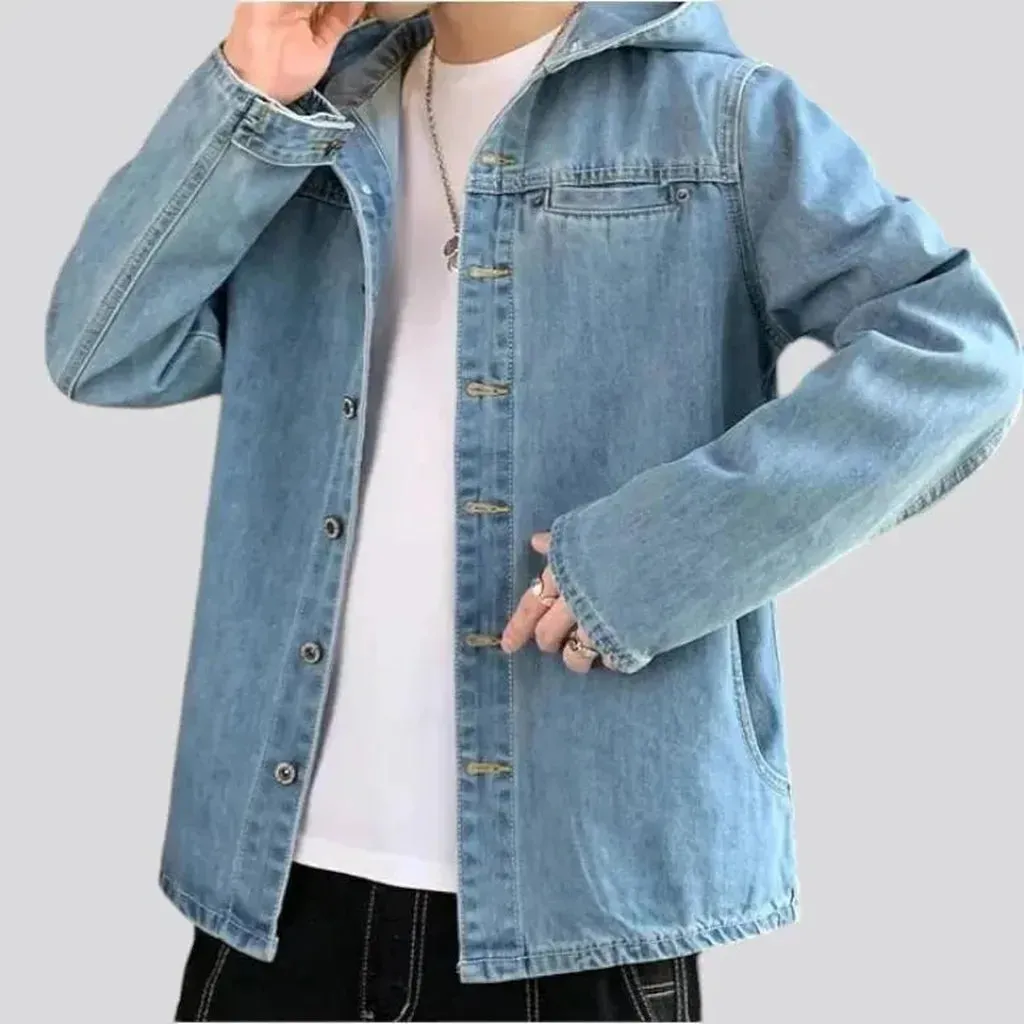 Light-wash men's jeans jacket