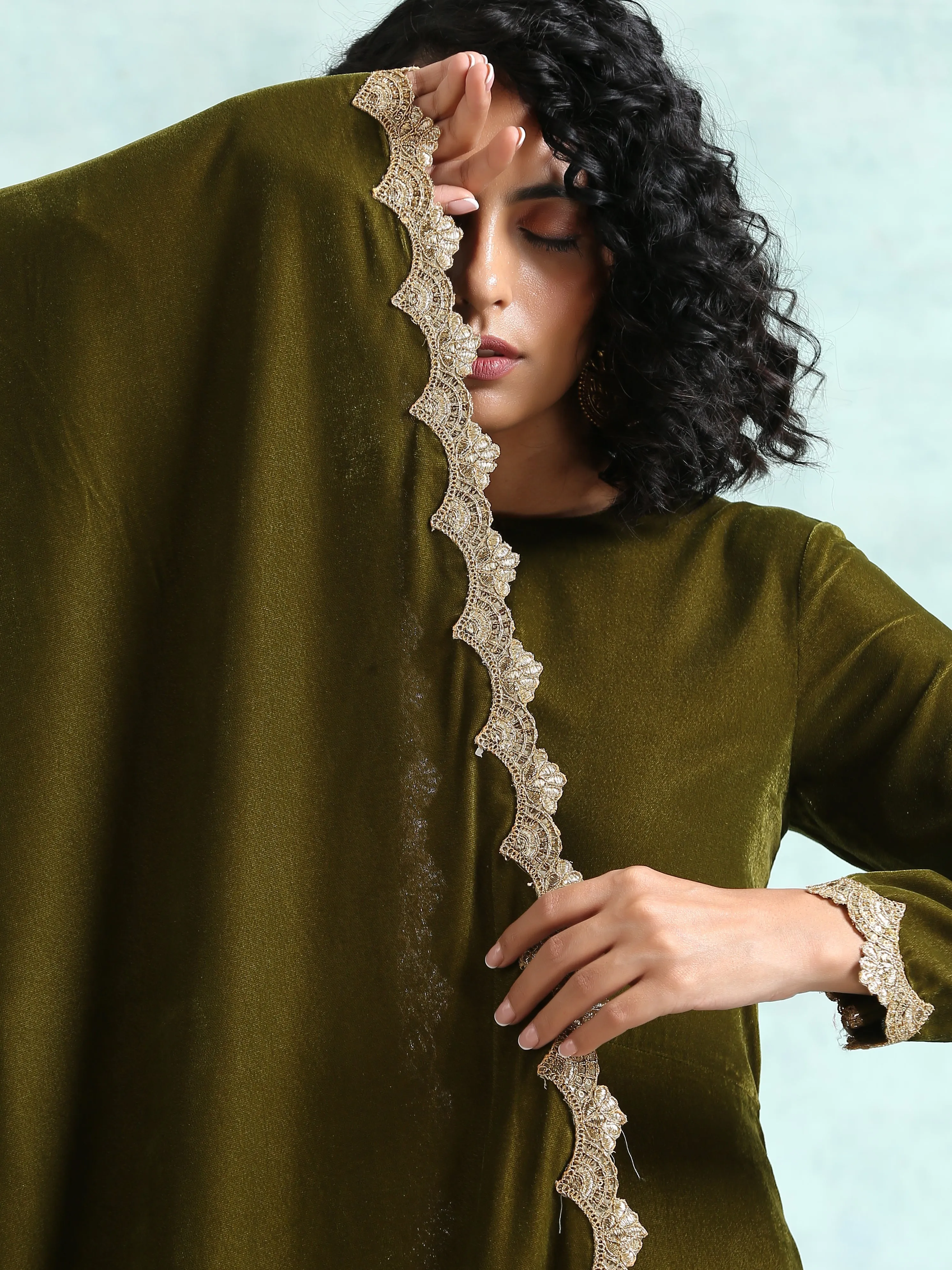 Mehandi Velvet Lace Shawl