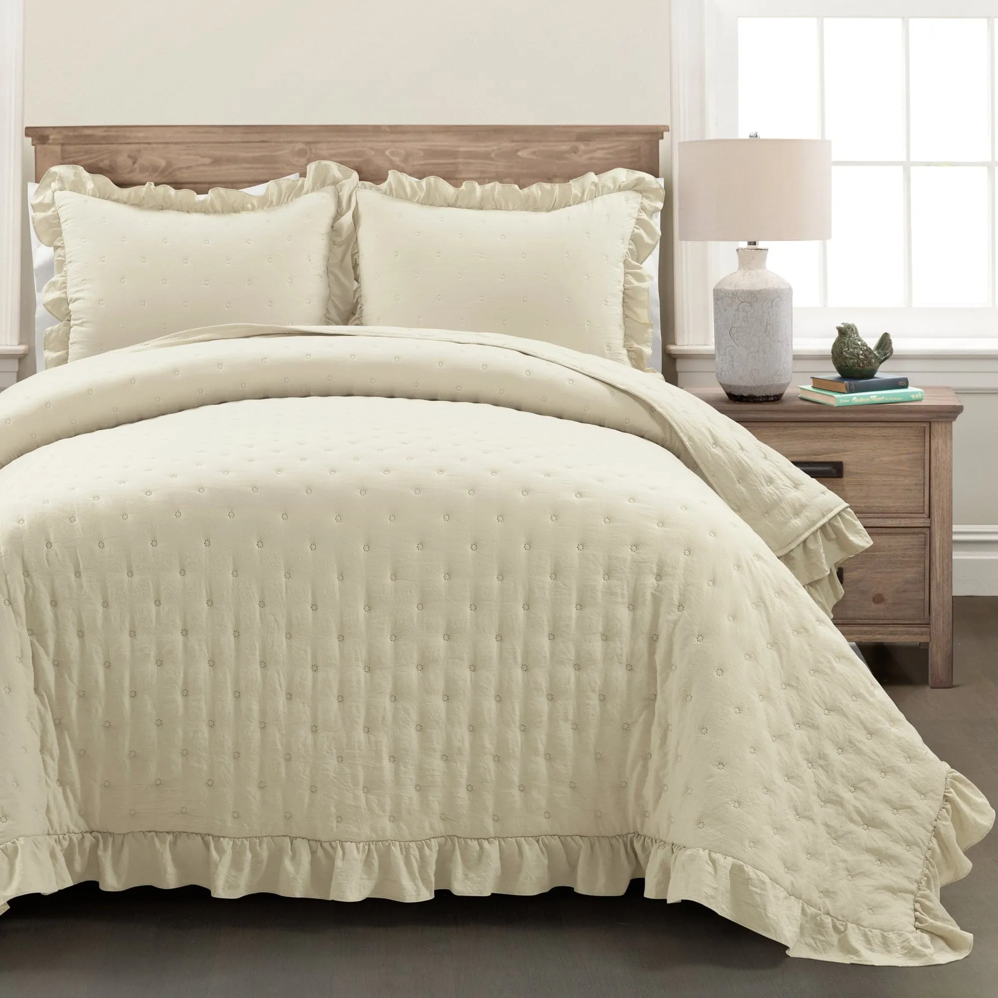 Reyna Ruffle Reversible Oversized 3 Piece Quilt Set