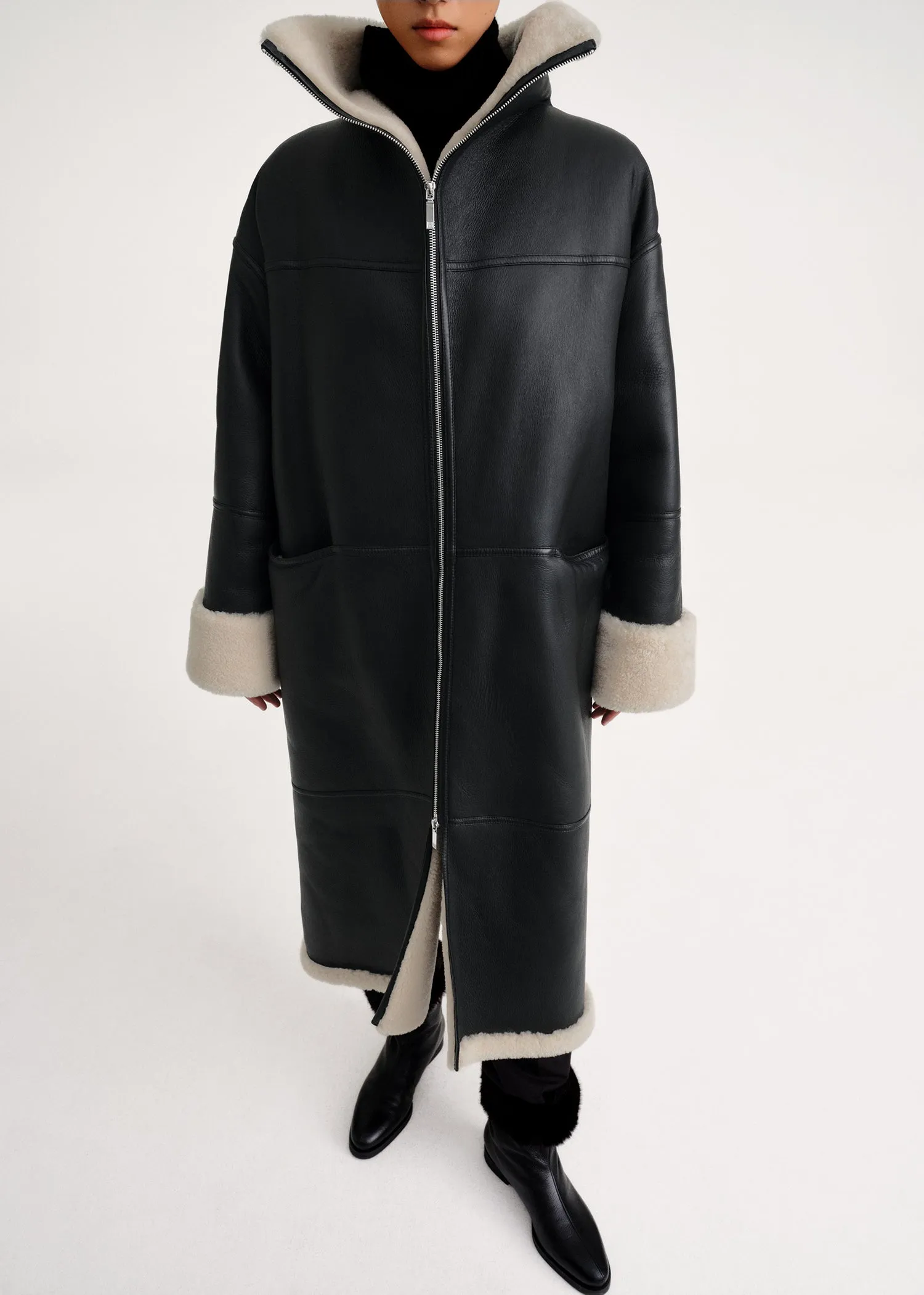 Signature shearling coat black/off-white