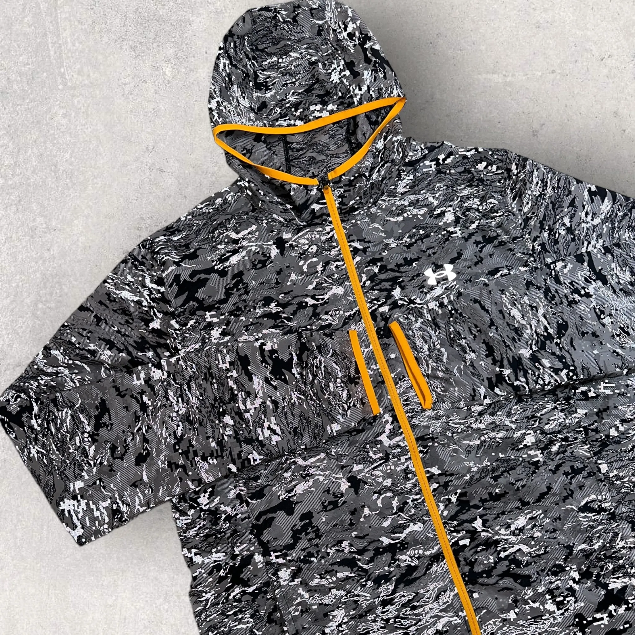 UNDER ARMOUR REFLECTIVE CAMO JACKET